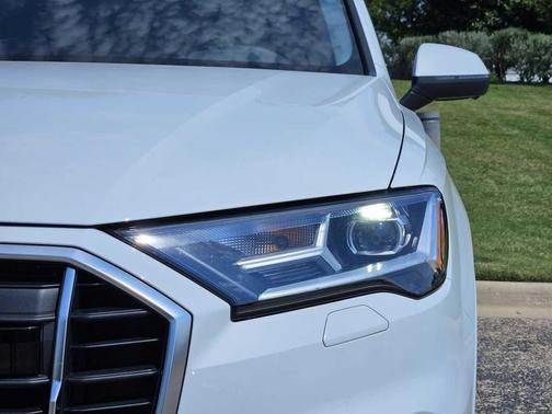 2022 Audi Q7 55 Premium Plus