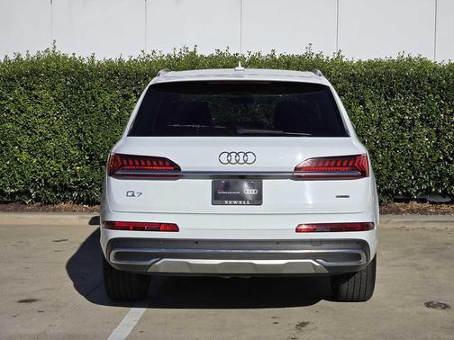 2022 Audi Q7 55 Premium Plus