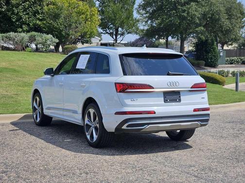 2022 Audi Q7 55 Premium Plus