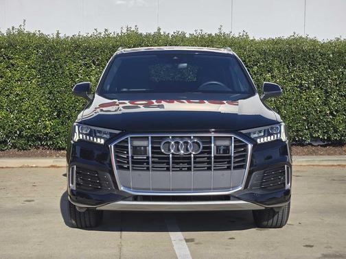 2023 Audi Q7 45 Premium Plus