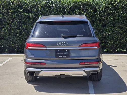 Samurai Gray Metallic 2025 Audi Q7 55 Premium Plus