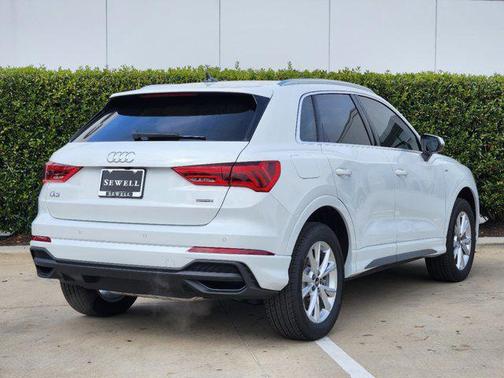 2025 Audi Q3 Premium 45 TFSI S line quattro Tiptronic