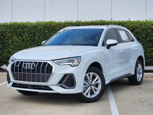 2025 Audi Q3 Premium 45 TFSI S line quattro Tiptronic