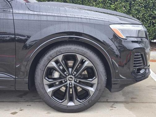 2026 Audi Q7 55 Premium Plus