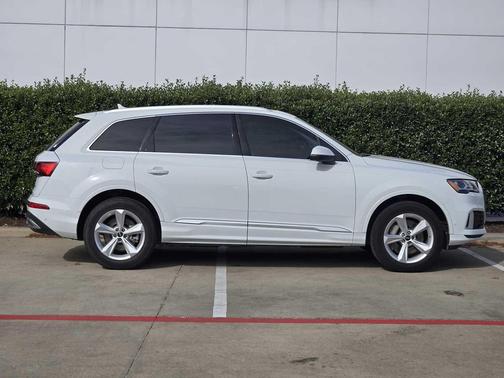 2022 Audi Q7 45 Premium