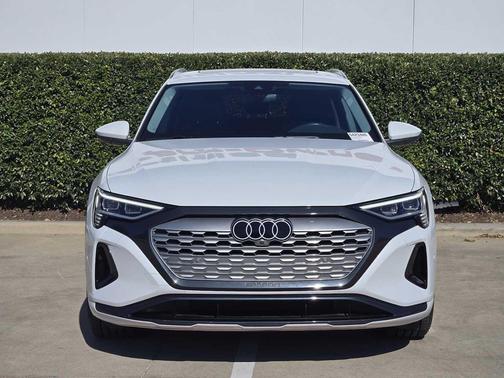 2024 Audi Q8 e-tron Premium Plus
