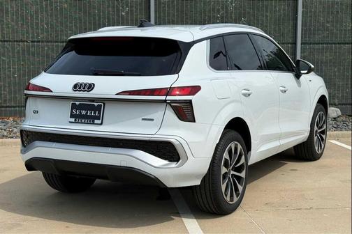 Glacier White Metallic 2026 Audi Q3 TFSI quattro S tronic