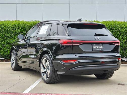 2025 Audi Q6 e-tron Prestige quattro