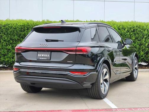 2025 Audi Q6 e-tron Prestige quattro