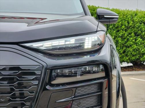 2025 Audi Q6 e-tron Prestige quattro