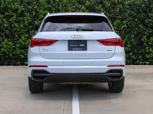 GLACIER WHITE 2024 Audi Q3 45 S line Premium Plus