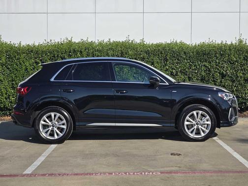 2024 Audi Q3 Premium 45 TFSI S line quattro Tiptronic