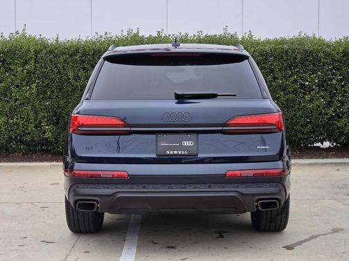 2026 Audi Q7 45 Premium Plus