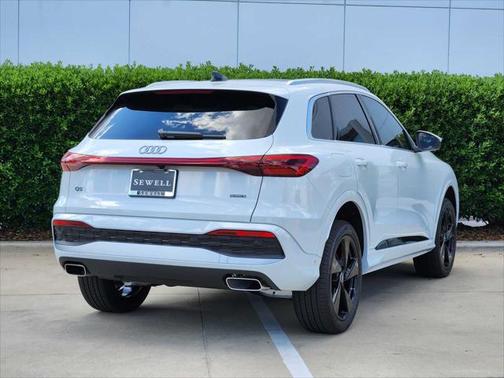 2025 Audi Q5 Premium Plus