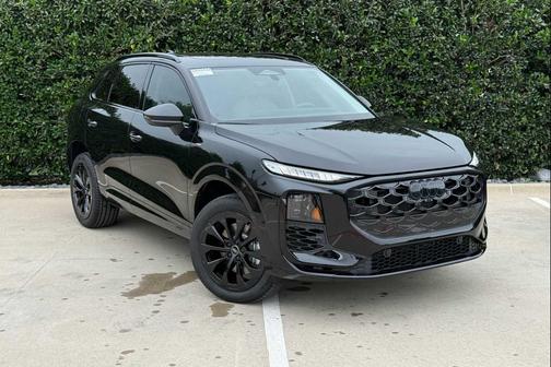 Mythos Black Metallic 2026 Audi Q3 TFSI quattro S tronic