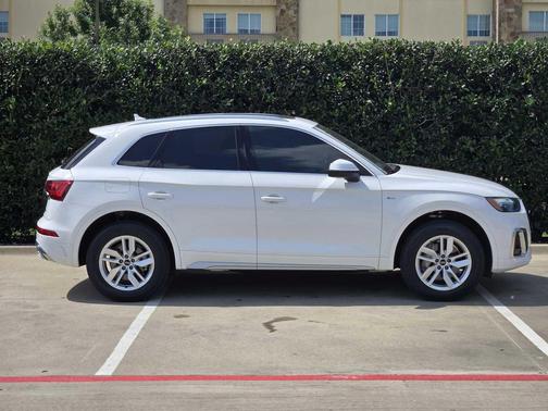 Arkona White 2024 Audi Q5 45 S line Premium
