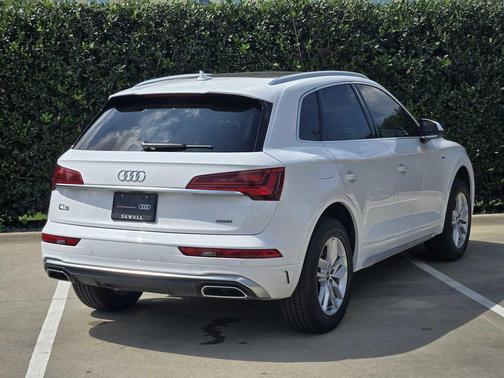 Arkona White 2024 Audi Q5 45 S line Premium
