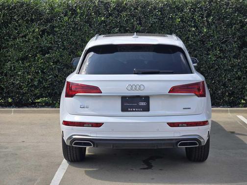 Arkona White 2024 Audi Q5 45 S line Premium