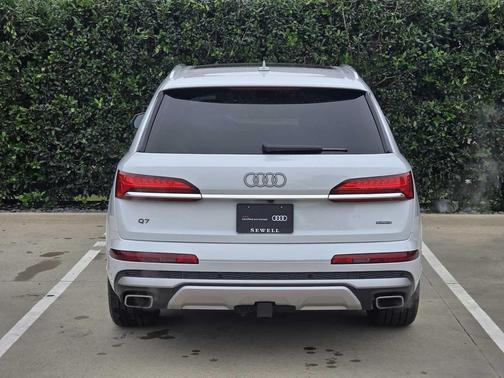 GLACIER WHITE 2026 Audi Q7 55 Premium Plus