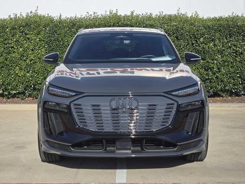 2025 Audi SQ6 e-tron Prestige quattro