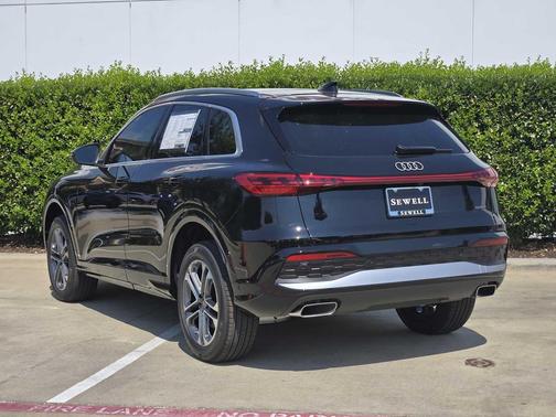 2025 Audi Q5 Premium Plus