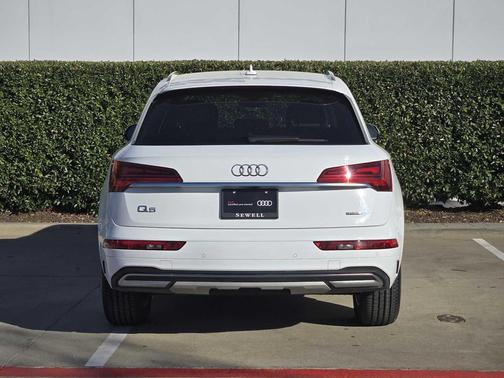 2024 Audi Q5 40 Premium