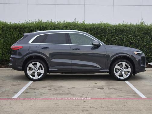 2025 Audi Q5 Premium Plus TFSI quattro S tronic