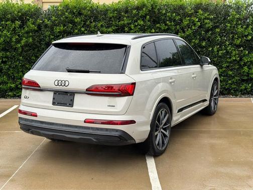Vicuna Beige Metallic 2023 Audi Q7 55 Prestige