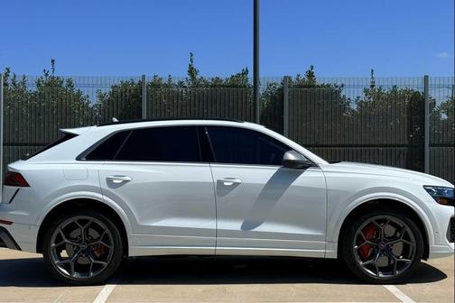 GLACIER WHITE 2025 Audi RS Q8 4.0T