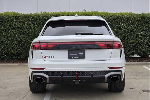 GLACIER WHITE 2025 Audi RS Q8 4.0T