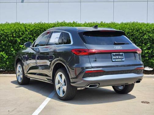 2025 Audi Q5 Premium Plus