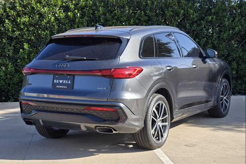 DAYTONA GRAY 2026 Audi Q5 Prestige TFSI quattro S tronic