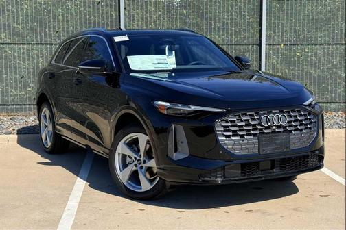 MYTHOS BLACK 2026 Audi Q5 Premium Plus TFSI quattro S tronic