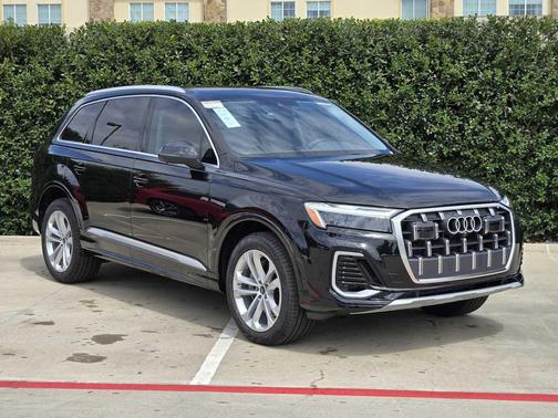 Mythos Black Metallic 2026 Audi Q7 45 Premium Plus