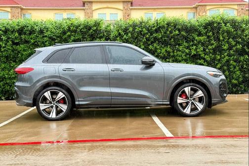 DAYTONA GRAY 2026 Audi SQ5 3.0T Premium Plus
