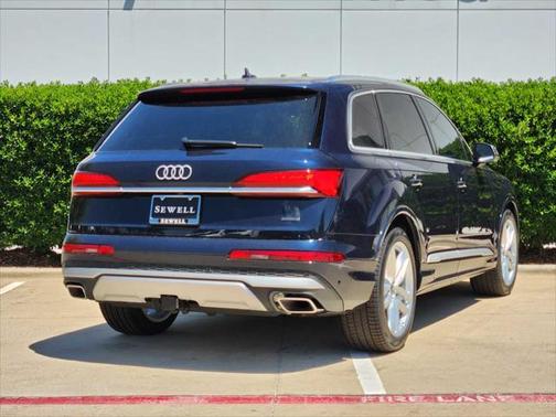 2025 Audi Q7 55 Premium Plus