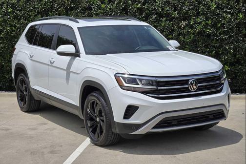 Pure White 2023 Volkswagen Atlas 3.6L SE w/Technology