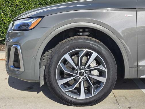 2023 Audi Q5 45 S line Prestige
