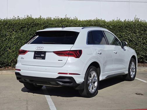 2024 Audi Q3 Premium 45 TFSI S line quattro Tiptronic