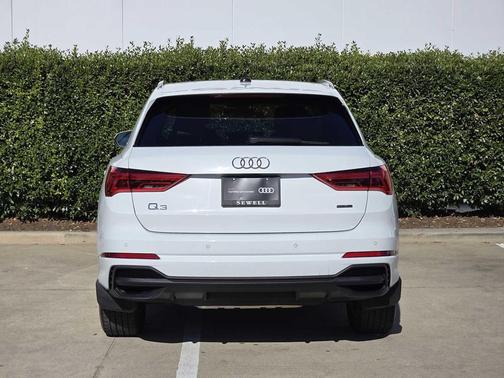 2024 Audi Q3 Premium 45 TFSI S line quattro Tiptronic