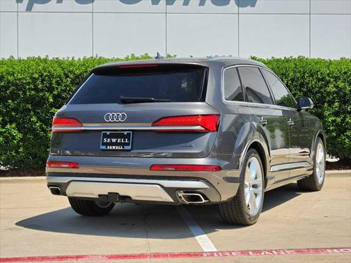 2025 Audi Q7 55 Premium Plus