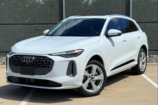 GLACIER WHITE 2026 Audi Q5 Premium Plus TFSI quattro S tronic