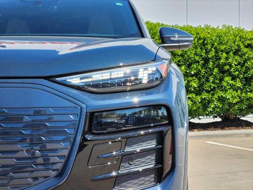 2025 Audi Q6 e-tron Premium Plus