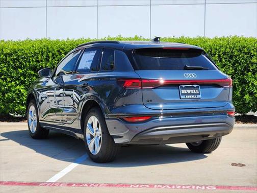 2025 Audi Q6 e-tron Premium Plus