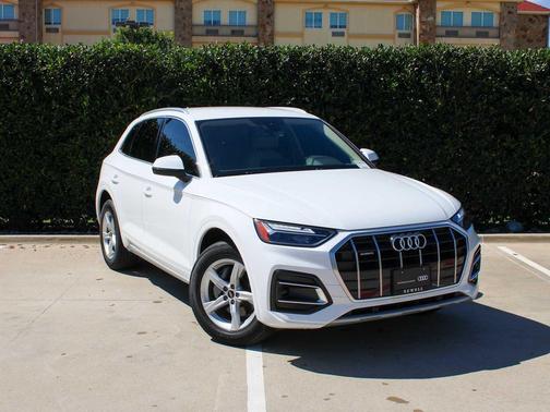 Arkona White 2024 Audi Q5 40 Premium