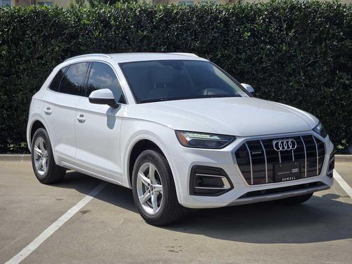 Arkona White 2024 Audi Q5 40 Premium