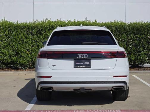 2024 Audi Q8 55 Premium Plus