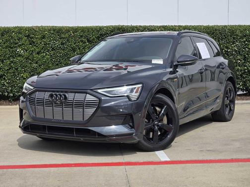2019 Audi e-tron Premium Plus