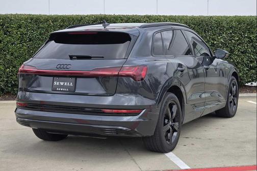 2019 Audi e-tron Premium Plus