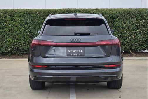 2019 Audi e-tron Premium Plus